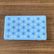 Load image into Gallery viewer, Portable Face Masks Organizer Dustproof and Moisture-Proof Cover Holder Mask Storage Seal Box Household Accessories