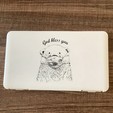 Load image into Gallery viewer, Portable Face Masks Organizer Dustproof and Moisture-Proof Cover Holder Mask Storage Seal Box Household Accessories